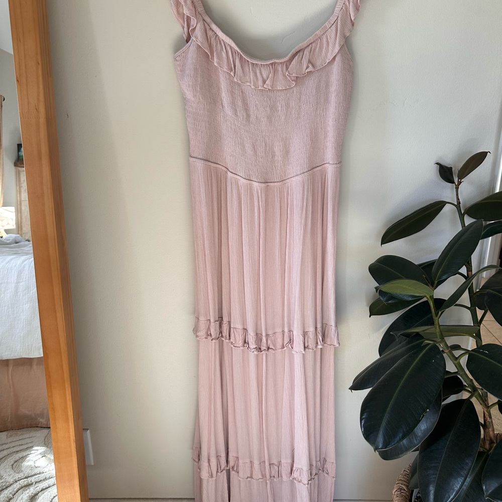 EXPRESS Blush/Pink Ruffled Off-Shoulder Romantic Tiered Maxi Dress Smocked - Picture 4 of 7